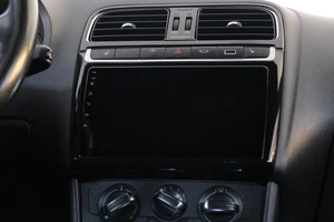 Седан Volkswagen Polo 2010 года, 599000 рублей, Омск