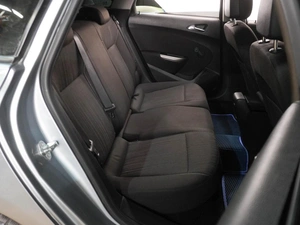 Универсал Opel Astra 2011 года, 899000 рублей, Воронеж