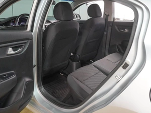 Седан Kia Rio 2017 года, 1099000 рублей, Воронеж