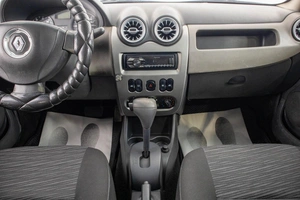 Седан Renault Logan 2011 года, 589000 рублей, Барнаул