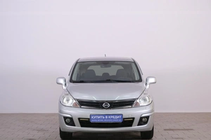 Хетчбэк Nissan Tiida 2011 года, 929000 рублей, Омск
