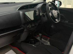 Хетчбэк Toyota Vitz 2018 года, 799000 рублей, Красноярск