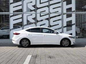 Седан Hyundai Elantra 2017 года, 1188000 рублей, Ставрополь