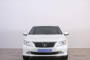 Седан Toyota Camry 2014 года, 1999000 рублей, Омск