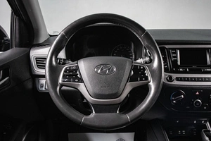 Седан Hyundai Solaris 2018 года, 1099000 рублей, Сургут