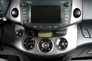 Внедорожник Toyota RAV4 2012 года, 1899000 рублей, Тюмень