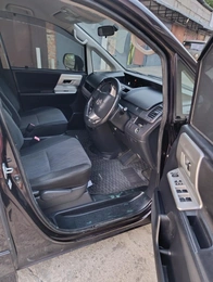 Минивэн Toyota Voxy 2010 года, 1500000 рублей, Железногорск