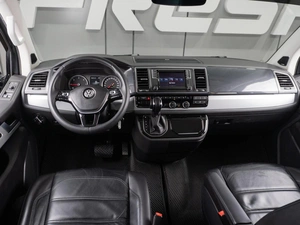 Минивэн Volkswagen Multivan 2018 года, 4770000 рублей, Тюмень