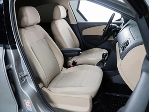 Седан Volkswagen Polo 2018 года, 1321000 рублей, Тюмень