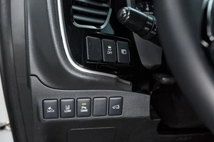Внедорожник Mitsubishi Outlander 2021 года, 3850000 рублей, Красноярск