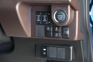 Минивэн Daihatsu Thor 2017 года, 989000 рублей, Омск