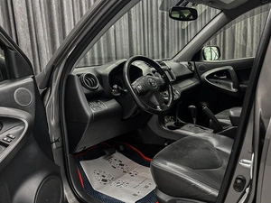 Внедорожник Toyota RAV4 2012 года, 1550000 рублей, Красноярск