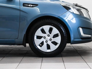 Седан Kia Rio 2012 года, 950000 рублей, Красноярск