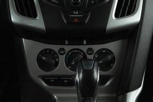 Хетчбэк Ford Focus 2012 года, 879000 рублей, Челябинск