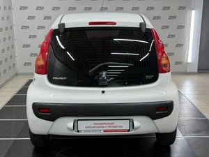 Хетчбэк Peugeot 107 2011 года, 435000 рублей, Красноярск