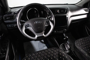 Седан Kia Rio 2017 года, 1019000 рублей, Сургут