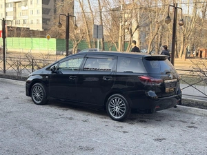 Минивэн Toyota Wish 2009 года, 610000 рублей, Красноярск