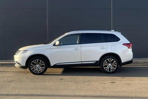 Внедорожник Mitsubishi Outlander 2017 года, 1920000 рублей, Солонцы