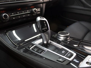 Седан BMW 5 серия 2015 года, 1700000 рублей, Омск