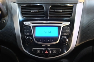 Хетчбэк Hyundai Solaris 2012 года, 619000 рублей, Омск