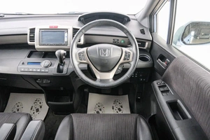 Минивэн Honda Freed 2014 года, 1049000 рублей, Красноярск