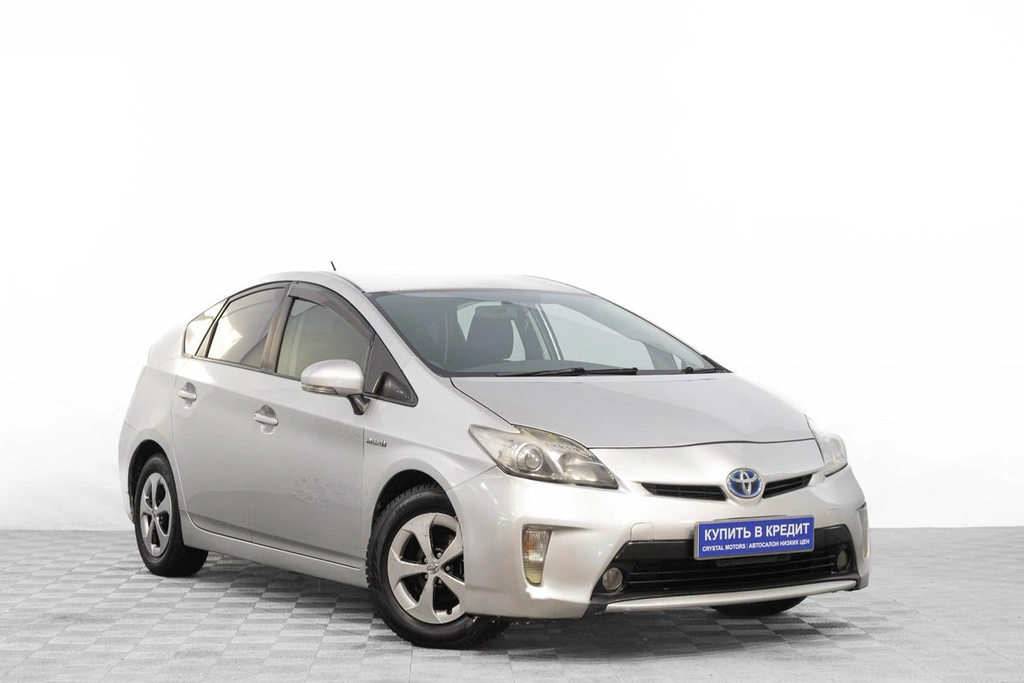 Лифтбек Toyota Prius 2013 года, 1149000 рублей, Барнаул