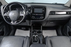 Внедорожник Mitsubishi Outlander 2016 года, 2049000 рублей, Челябинск