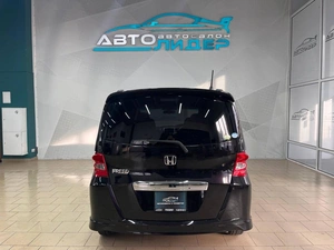 Минивэн Honda Freed 2011 года, 949000 рублей, Красноярск