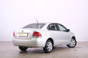 Седан Volkswagen Polo 2013 года, 919000 рублей, Омск