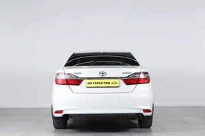 Седан Toyota Camry 2016 года, 2049000 рублей, Новосибирск
