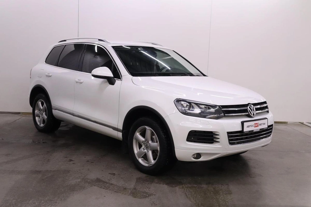 Внедорожник Volkswagen Touareg 2012 года, 2200000 рублей, Брянск