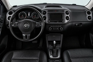 Внедорожник Volkswagen Tiguan 2011 года, 1229000 рублей, Челябинск