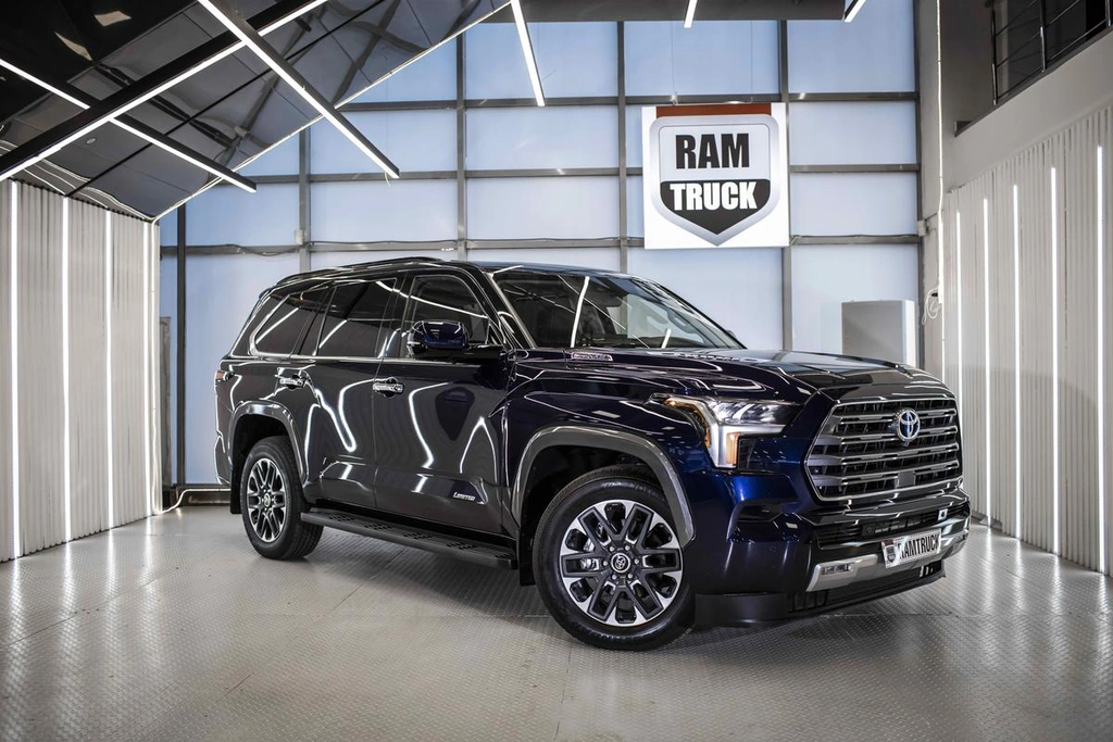 Внедорожник Toyota Sequoia 2022 года, 11799999 рублей, Москва