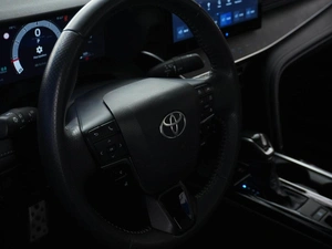 Седан Toyota Camry 2024 года, 3355632 рублей, Москва
