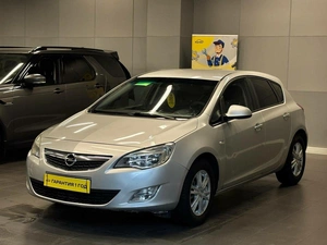 Хетчбэк Opel Astra 2011 года, 597000 рублей, Красноярск