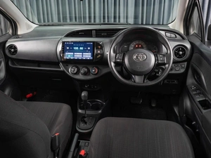 Хетчбэк Toyota Vitz 2019 года, 1079000 рублей, Тюмень