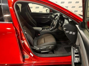 Хетчбэк Mazda 3 2019 года, 1445000 рублей, Красноярск