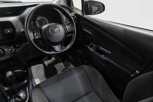 Хетчбэк Toyota Vitz 2018 года, 999000 рублей, Новокузнецк