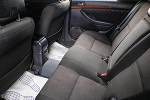 Седан Toyota Avensis 2006 года, 819000 рублей, Сургут