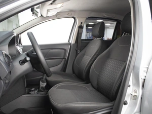 Седан Renault Logan 2019 года, 930000 рублей, Омск