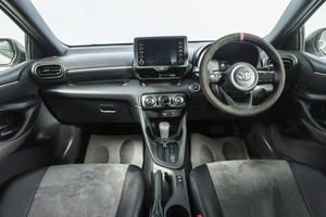 Хетчбэк Toyota Yaris 2021 года, 1059000 рублей, Новосибирск