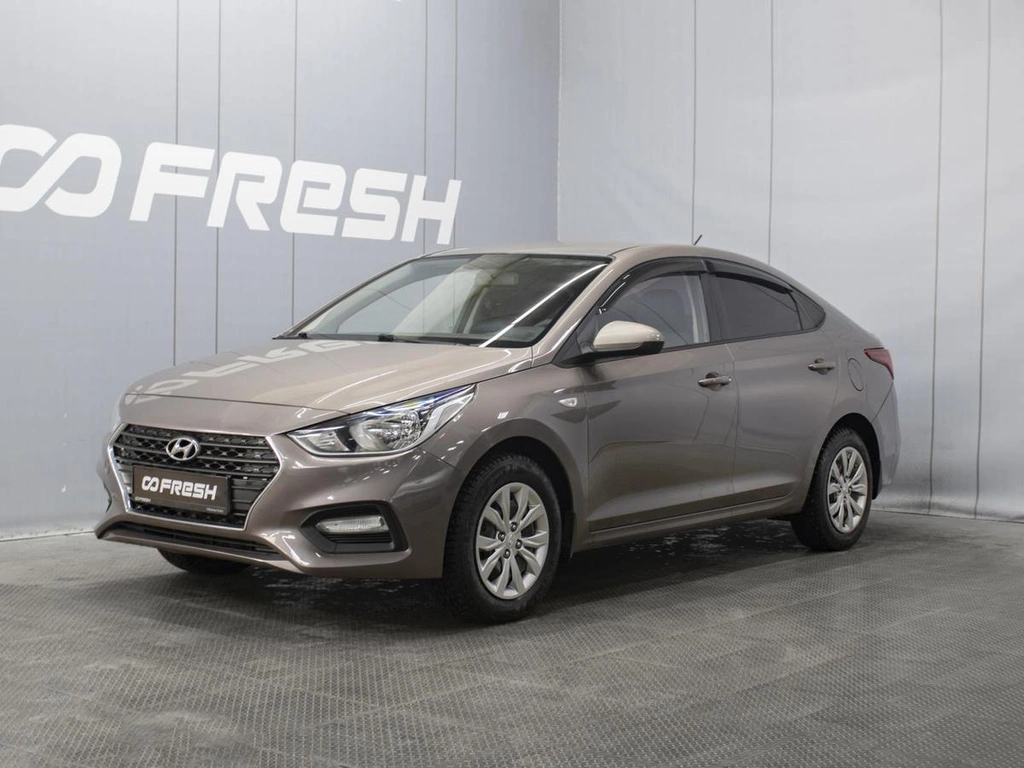 Седан Hyundai Solaris 2017 года, 1066777 рублей, Омск