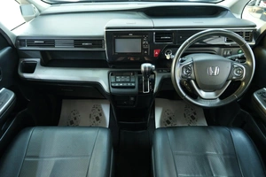 Минивэн Honda Stepwgn Spada 2017 года, 2129000 рублей, Омск
