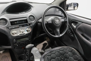 Хетчбэк Toyota Vitz 2004 года, 449000 рублей, Новокузнецк