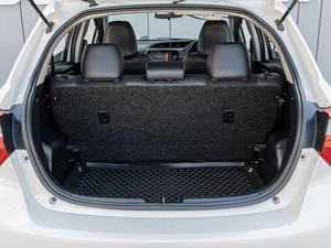 Хетчбэк Toyota Vitz 2019 года, 998000 рублей, Краснодар