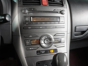 Хетчбэк Toyota Auris 2008 года, 689000 рублей, Воронеж