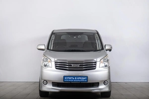 Минивэн Toyota Noah 2011 года, 1439000 рублей, Томск
