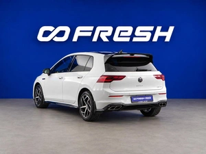 Хетчбэк Volkswagen Golf 2021 года, 2797434 рублей, Москва