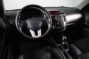 Хетчбэк Kia Ceed 2011 года, 559000 рублей, Сургут