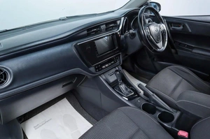 Хетчбэк Toyota Auris 2015 года, 1319000 рублей, Челябинск